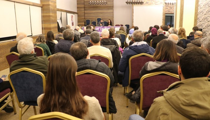 Yazar Hacı Özkal, okurlarıyla buluştu