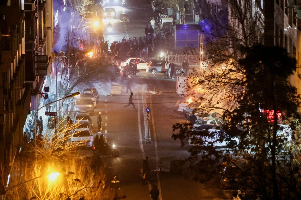 İran’da protestolar: Cenazeler bekletiliyor, teslim almak için para isteniyor