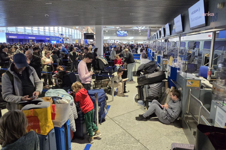 Yunanistan hava sahası kademeli olarak yeniden açıldı