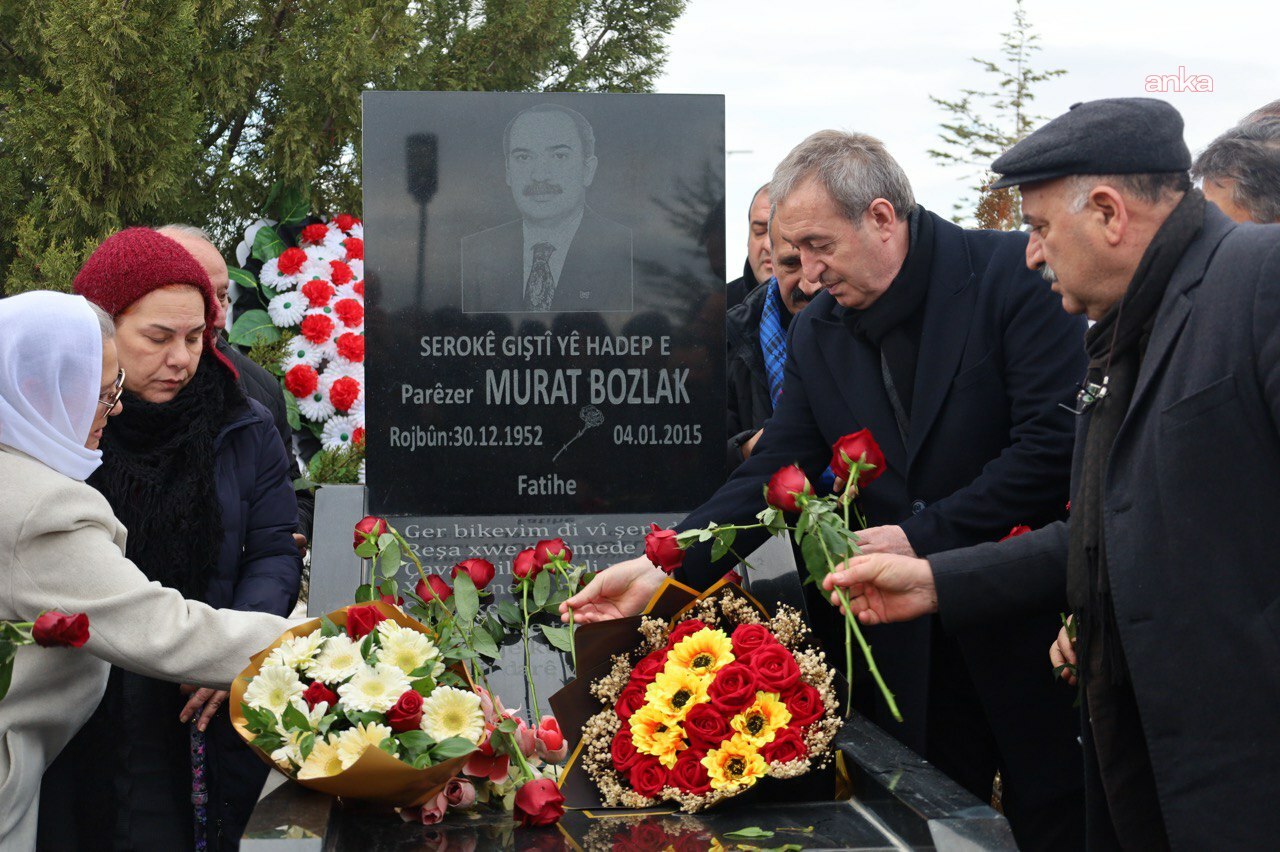 Murat Bozlak mezarı başında anıldı