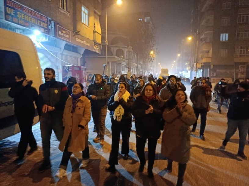 Halep’teki saldırılara karşı Diyarbakır’da yürüyüş