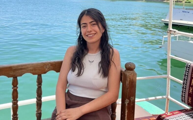 Yeni Yaşam Gazetesi çalışanı Zilan Gül gözaltına alındı