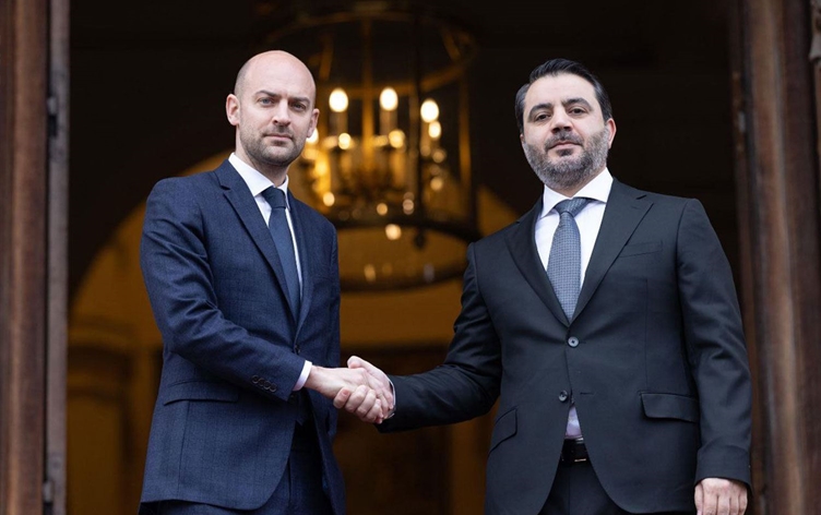 Fransa Dışişleri Bakanı Barot ile Şeybani görüştü