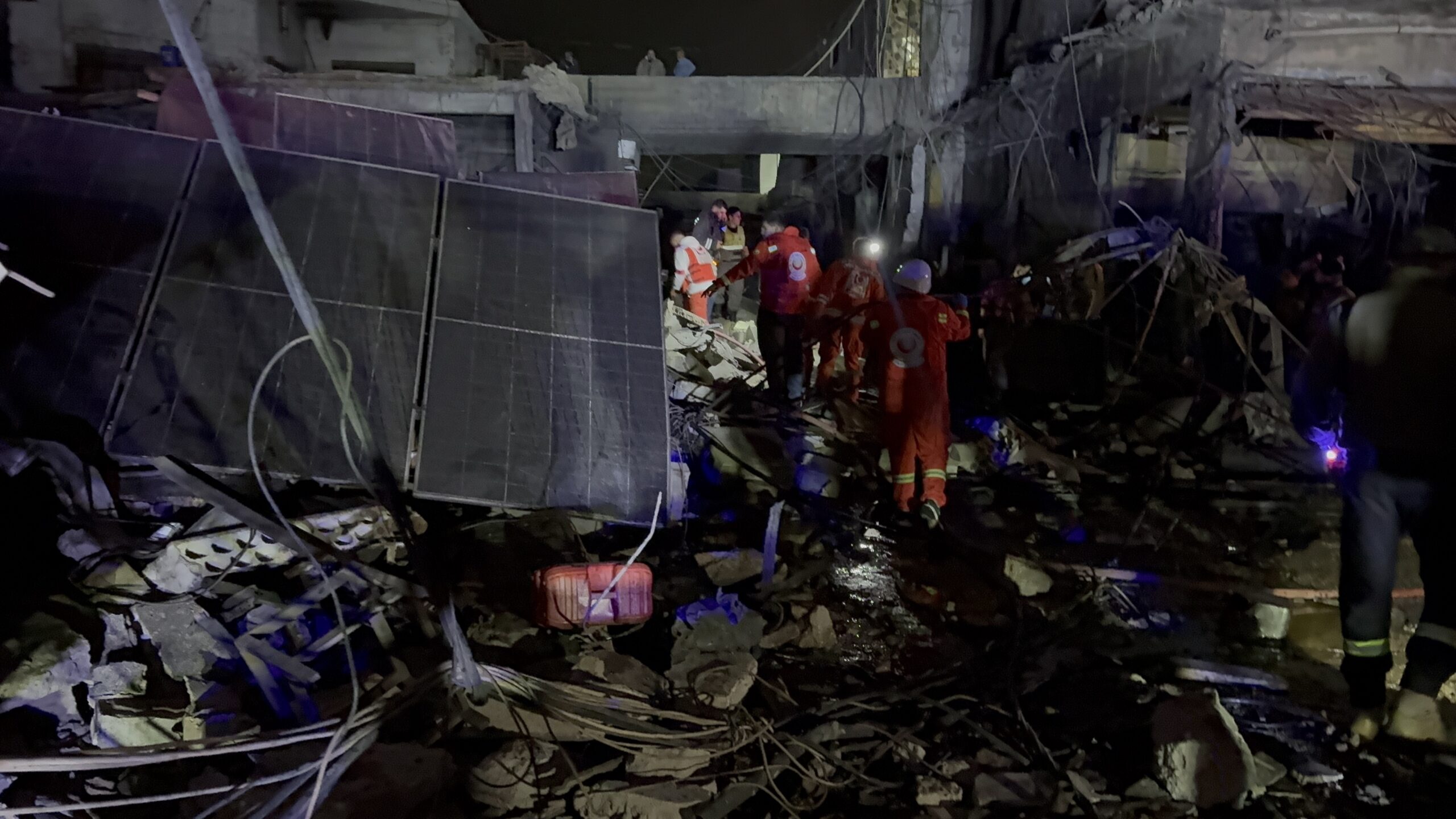 İsrail ordusu, Lübnan’ın güneyindeki Sayda kentine hava saldırıları düzenledi