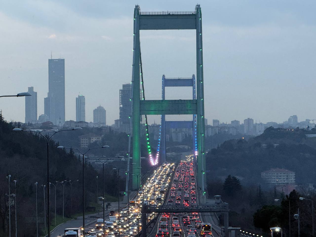 İstanbul’da akşam trafiği kilitlendi: Yoğunluk yüzde 85
