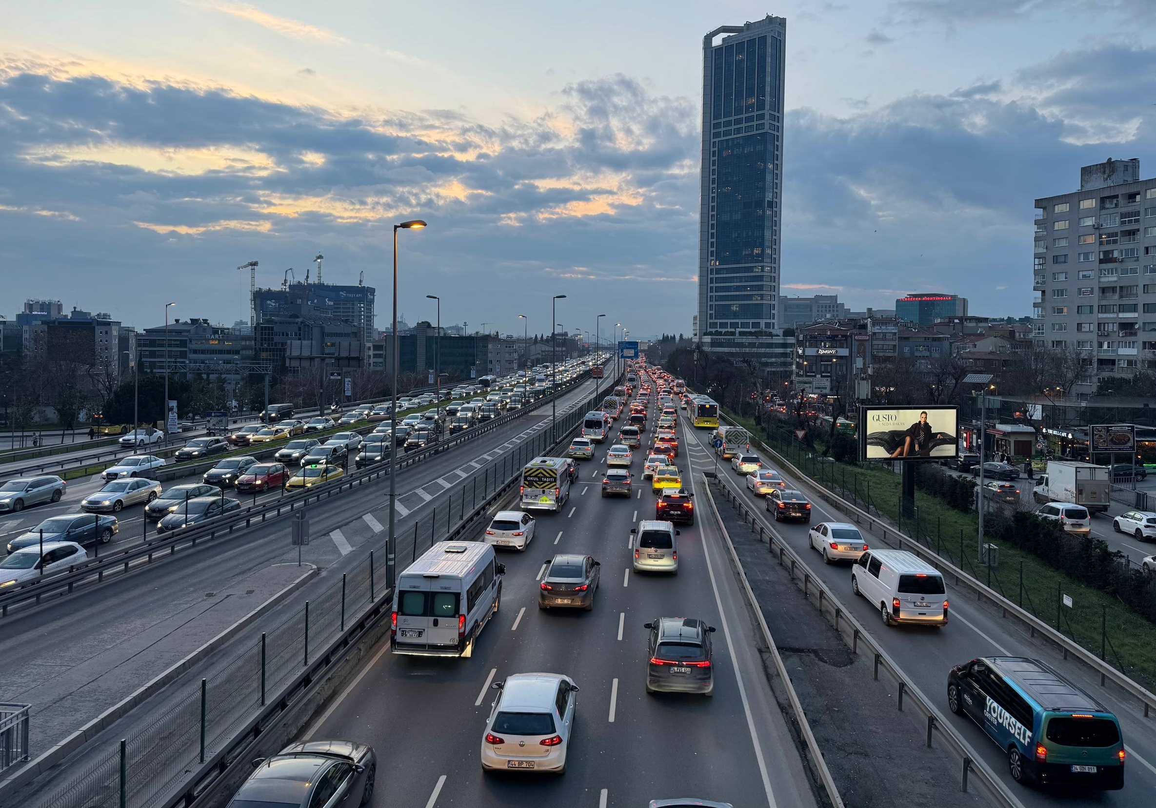 Sigorta fiyatları enflasyonu geçti: Trafik sigortasına yeni zam geliyor