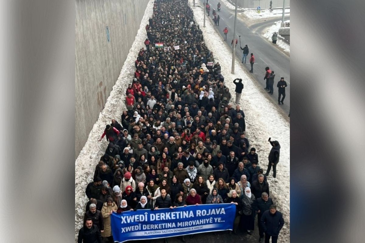 Diyarbakır’da binlerce kişi Halep için yürüyor