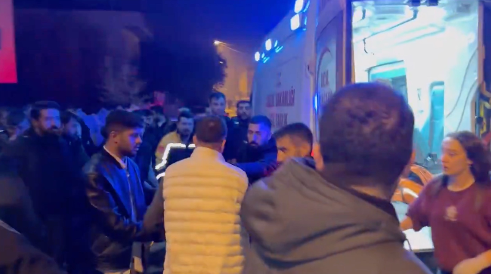 Mersin’deki protestoya silahlı saldırı: 24 yaşındaki Kobanili Baran Abdi hayatını kaybetti