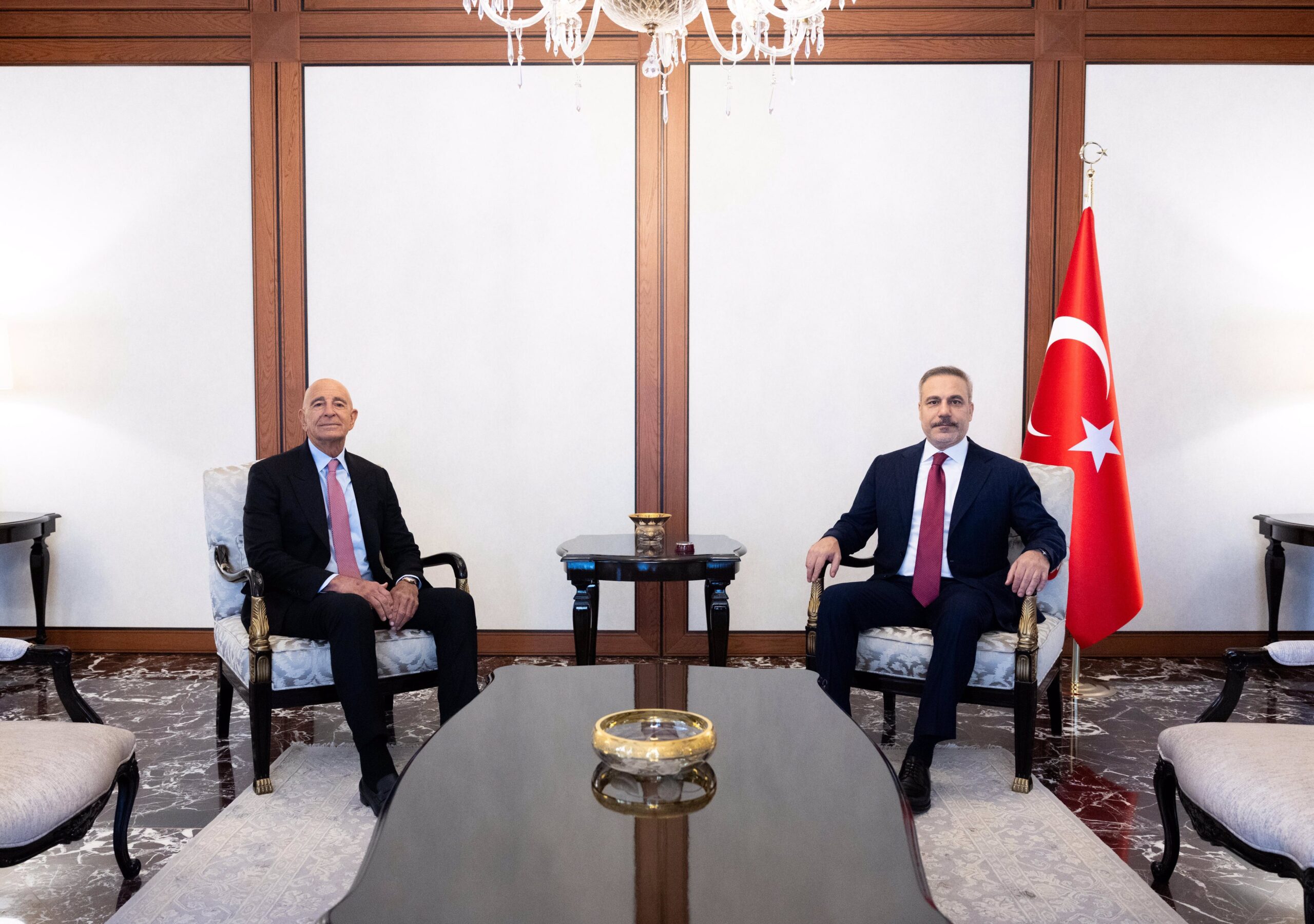 Hakan Fidan, ABD Büyükelçisi Tom Barrack ile görüştü