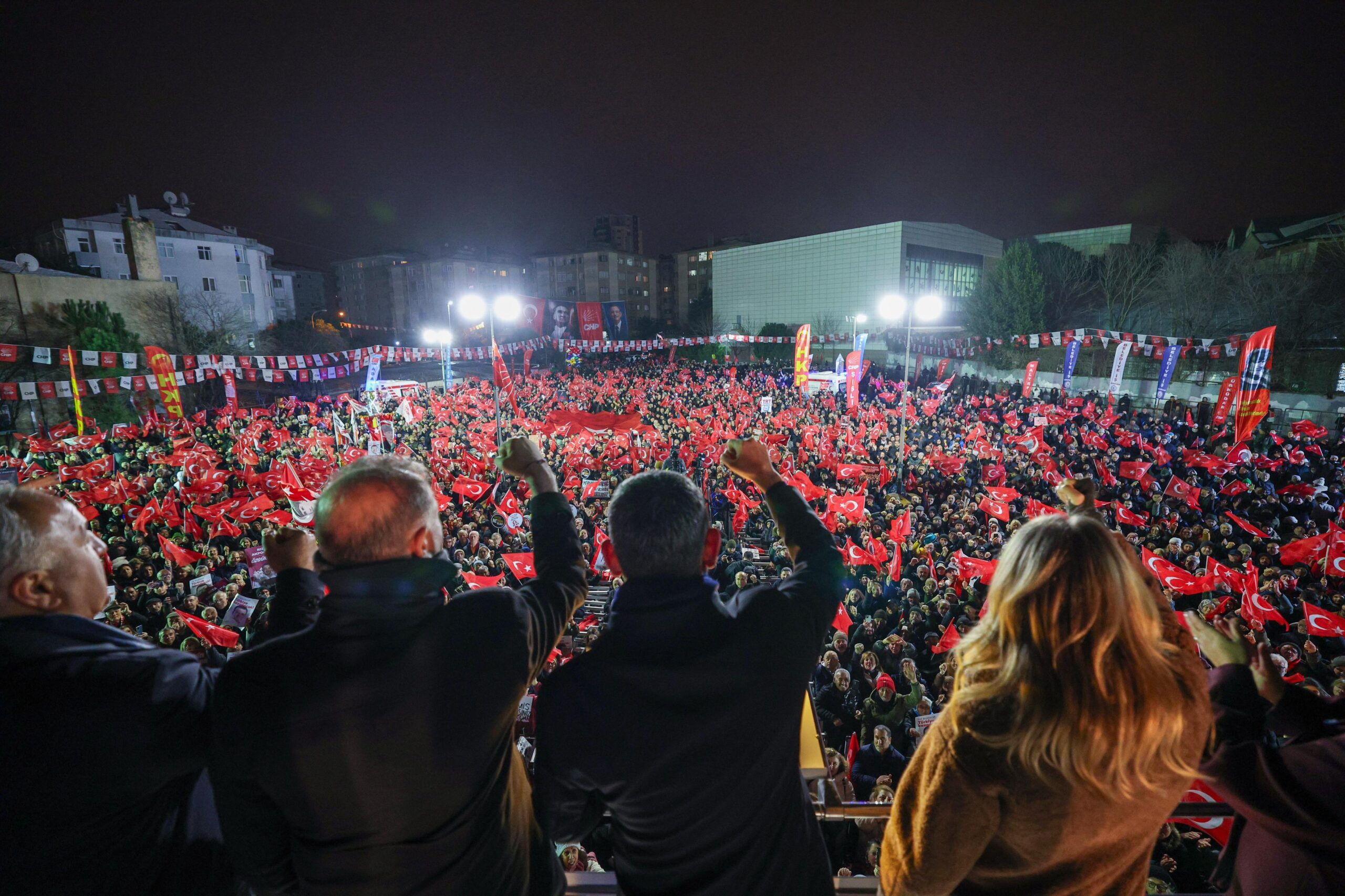 CHP’nin Çekmeköy mitingi | Özgür Özel: Düş milletin yakasından, getir sandığı