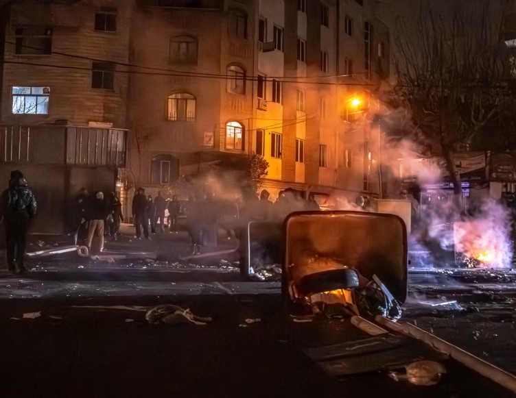 Arif Keskin: Protestolar, İran için bir dönemeç; bu dönem bir kırılma anı
