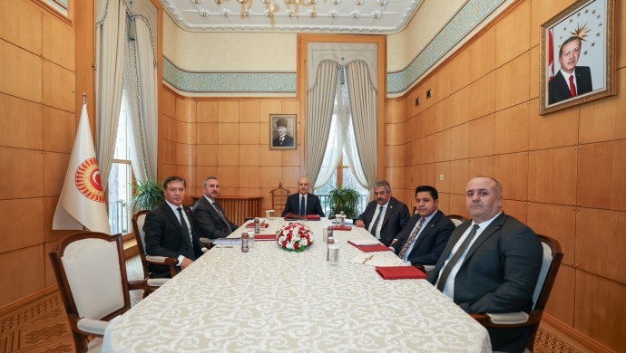 Meclis Komisyonu rapor ekibi Numan Kurtulmuş bir araya geldi