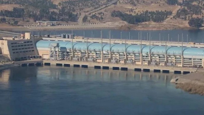 SDG: Tişrin Barajı, Şam yönetimine bağlı gruplar tarafından topçu ateşiyle hedef alınıyor