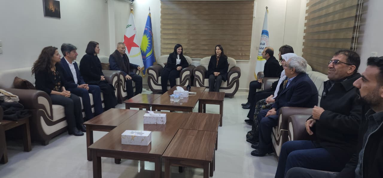 Kuzey ve Doğu Suriye’ye giden heyet Kamışlo’da