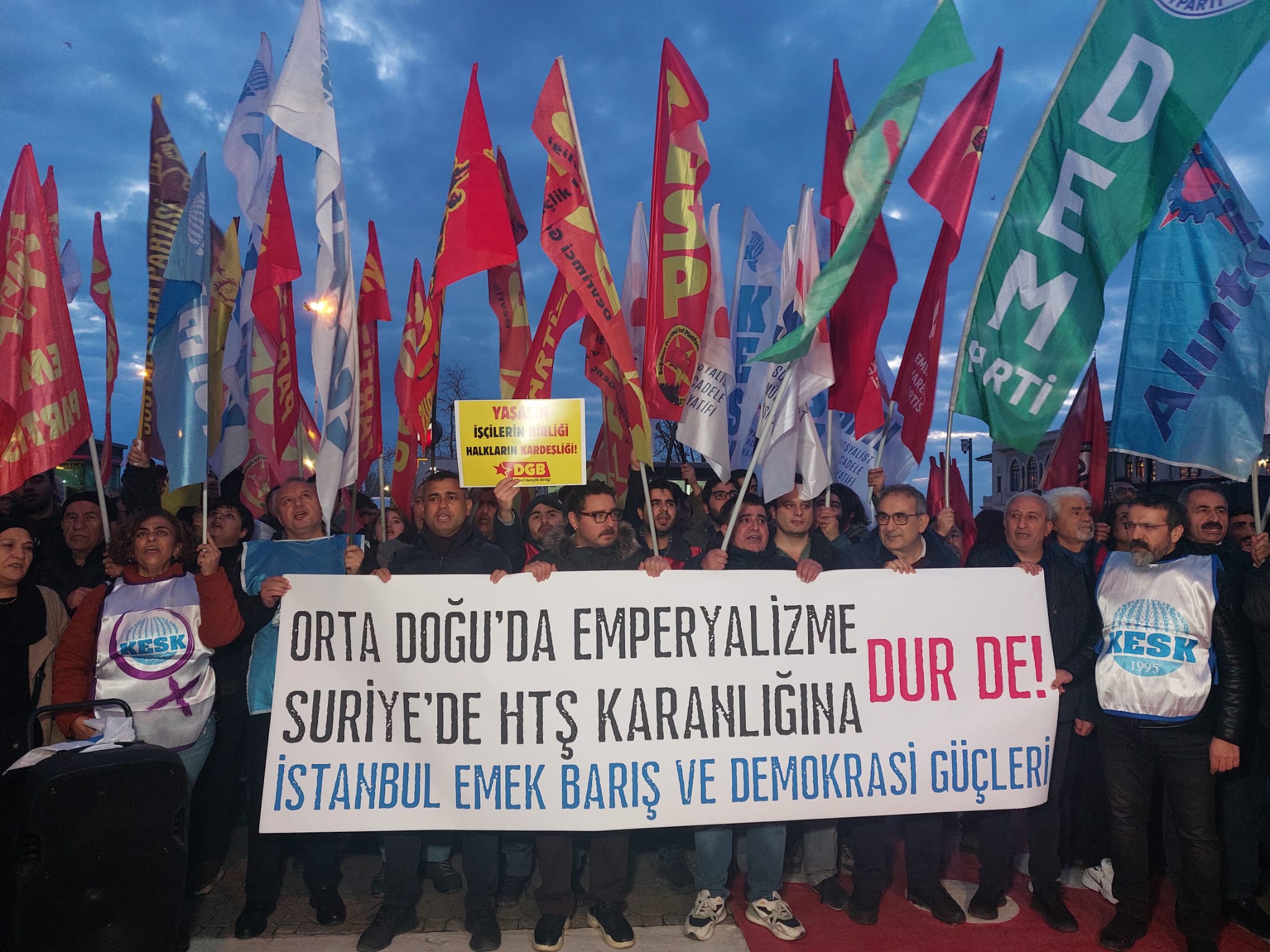 Kadıköy’de Kuzey ve Doğu Suriye çağrısı: ‘Barıştan yana tutum alın’