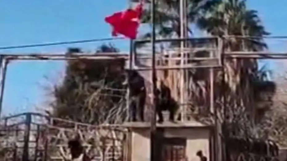 KCK: “Türkiye-Suriye sınırında bayrağın indirilmesi bir provokasyondur