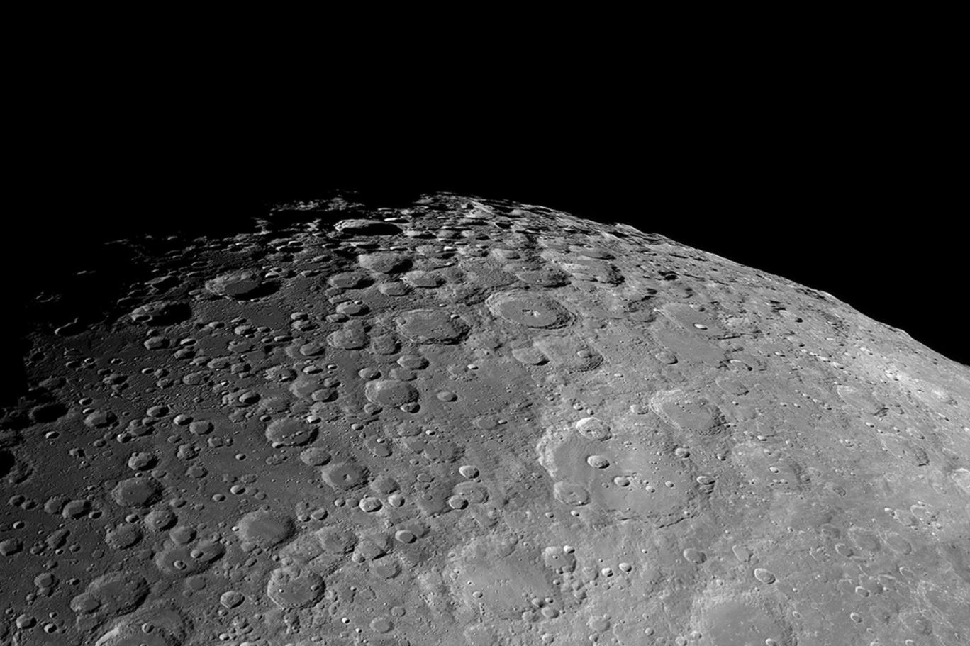 Çinli bilim insanları Ay’ın uzak tarafında beklenmedik bir madde keşfetti