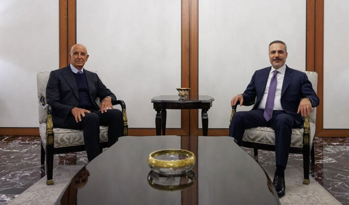 Hakan Fidan ile Tom Barrack bir araya geldi