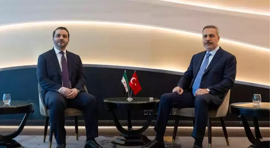 Dışişleri Bakanı Hakan Fidan, Paris’te Şeybani ile görüştü