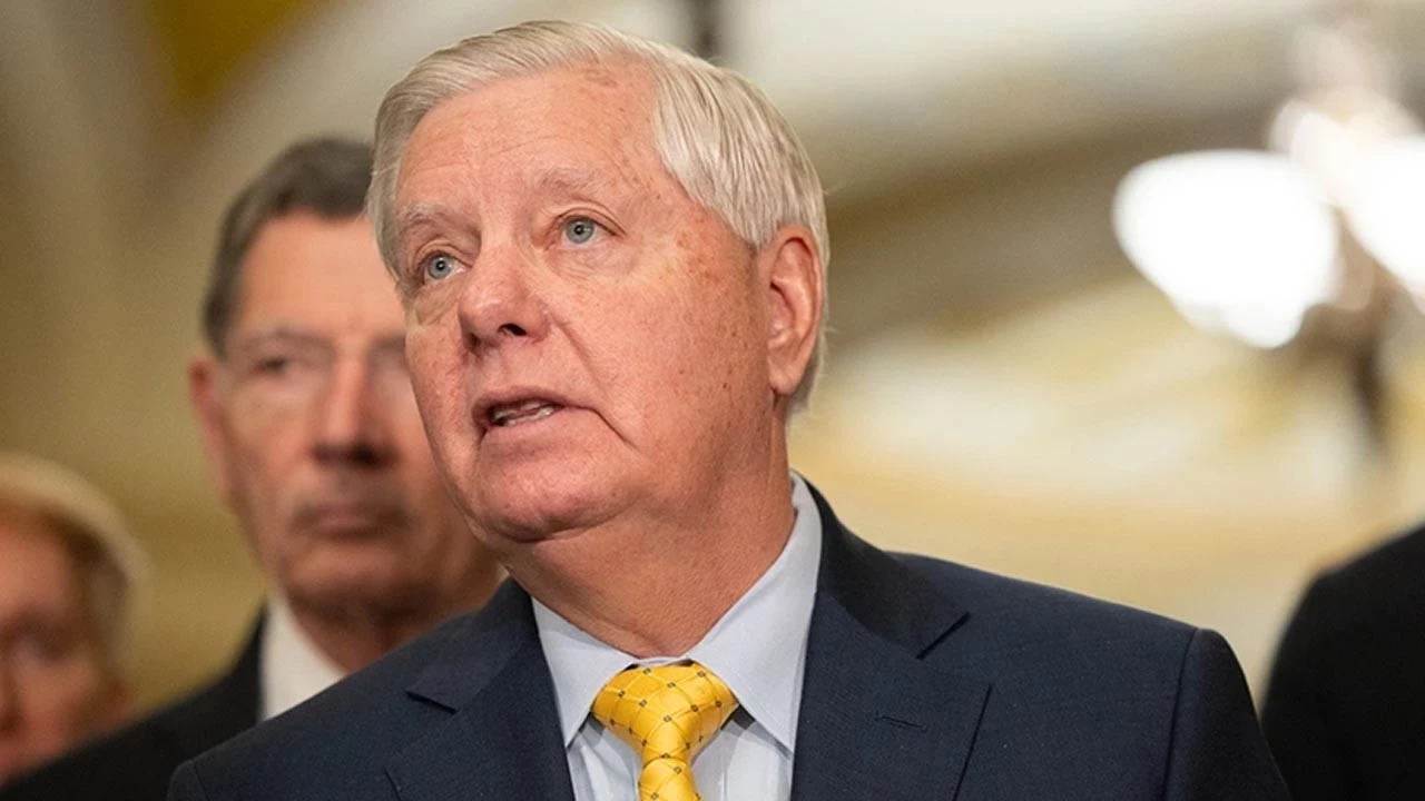 Trump’a yakın ABD’li senatörden Şam’a uyarı: Suriyeli Kürtlere askeri güç Sezar Yaptırımları’nı geri getirir