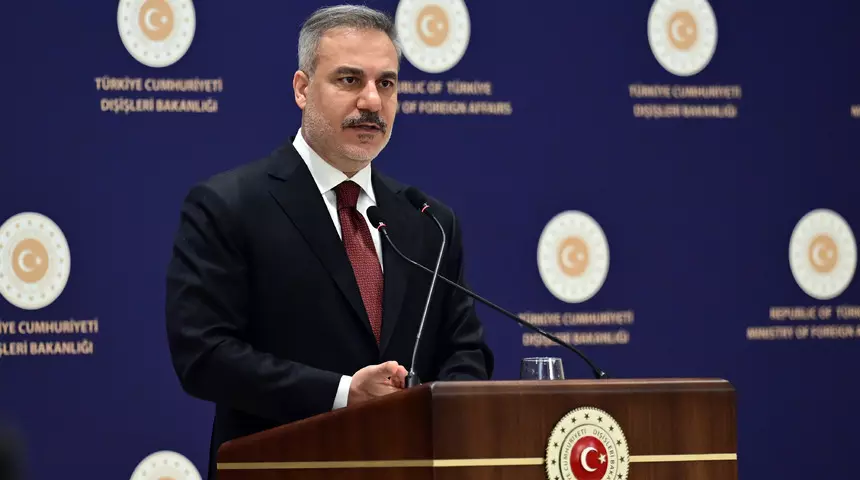 Hakan Fidan: Fırat’ın batısında askeri seçenek gündemde