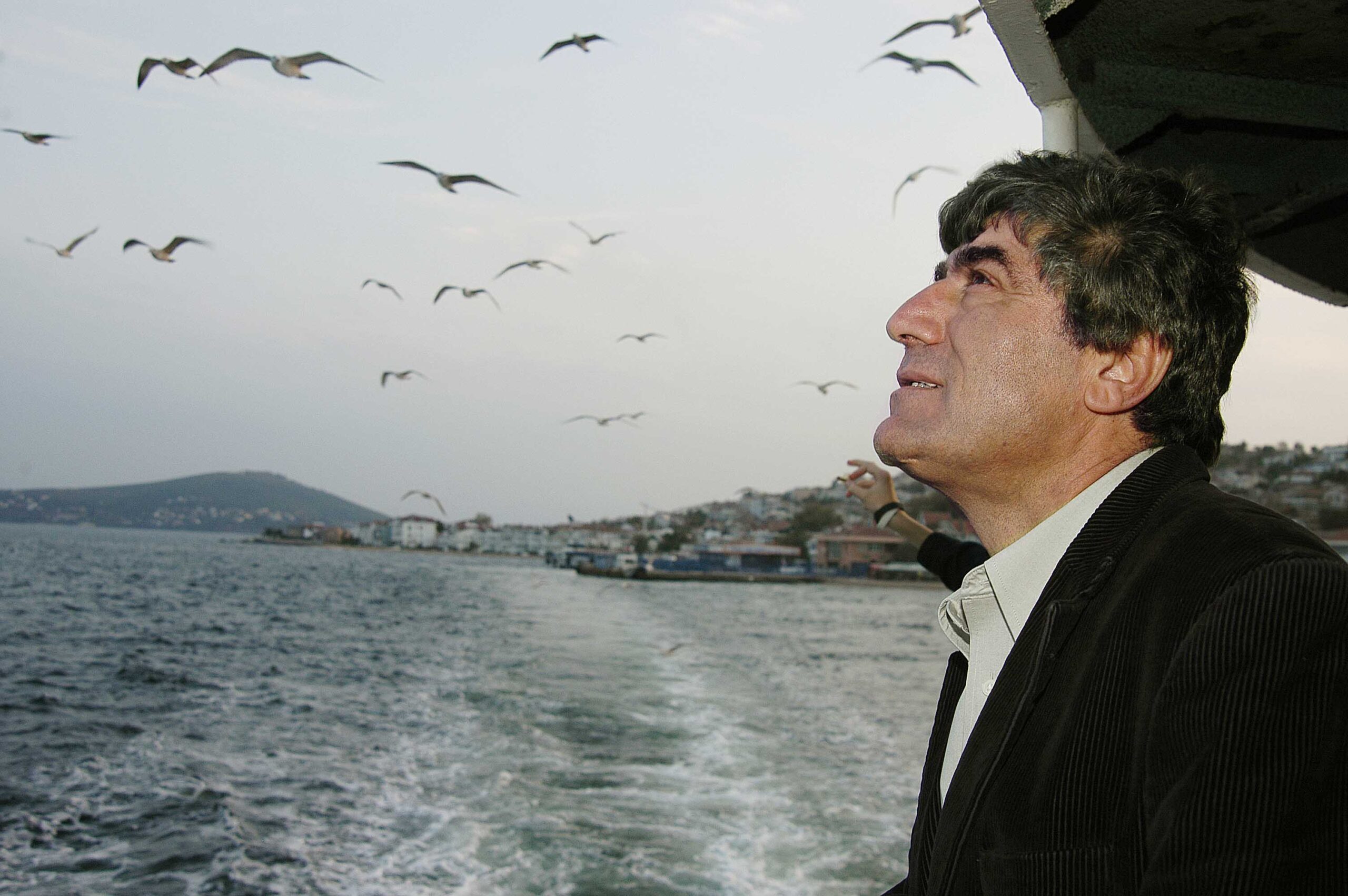 ‘Barışı yeşerteceğimizin sözünü verdik ona ve nicesine…’ | Hrant Dink için anma mesajları