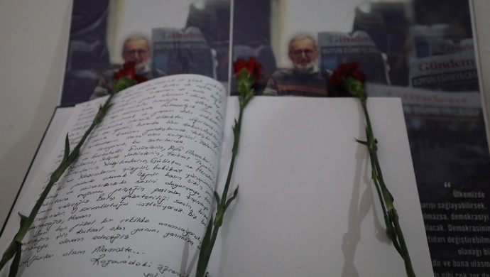 Kuzey ve Doğu Suriye’deki öğrencilerinden Aykol’a: Barış gazeteciliği bize mirasındır