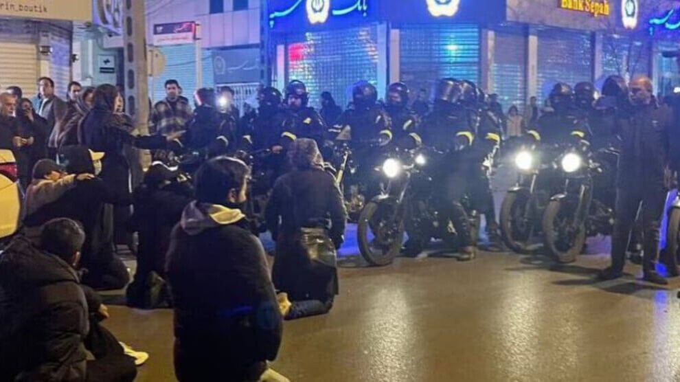 İran’da protestolar 27 kente yayıldı: 29 kişi hayatını kaybetti
