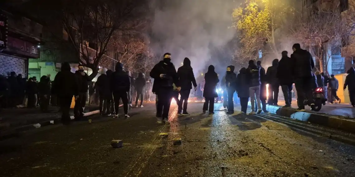 İran protestoları: Hayatını kaybedenlerin sayısı 65’e yükseldi