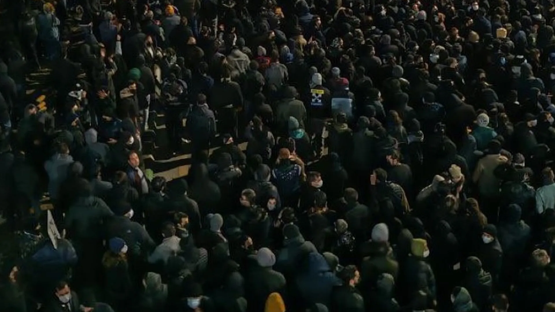 İran protestoları: Tahran’da dev gösteri