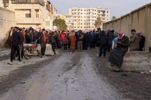 Kobani kuşatma altında: Yakıt ve un tükeniyor, insani kriz derinleşiyor, yenidoğan bebekler risk altında
