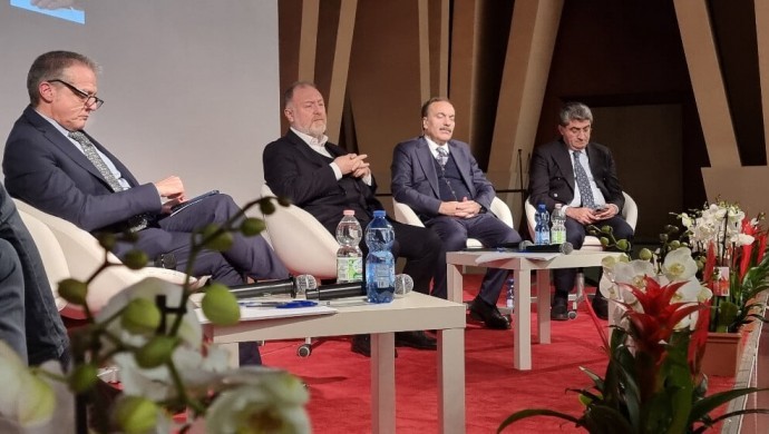 Süreçte atılması gereken adımlar tartışıldı: Milano’da ‘Kürt sorununda barış mümkündür’ konferansı