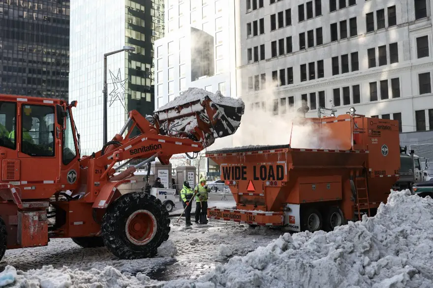 New York’ta karlar erimedi: Dev ‘kar eritme havuzları’ devrede
