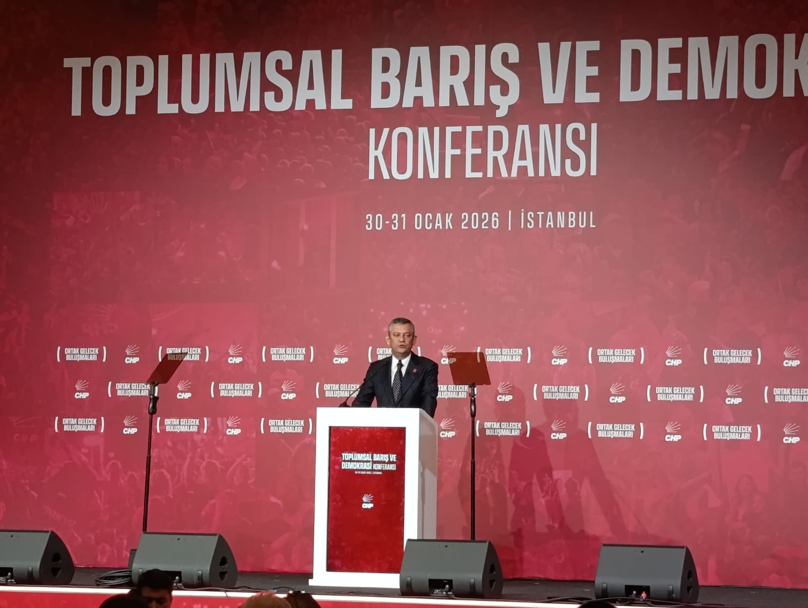 CHP’den Barış Konferansı | Özgür Özel: Türkiye iç barışını ve huzurunu sağlamak zorunda
