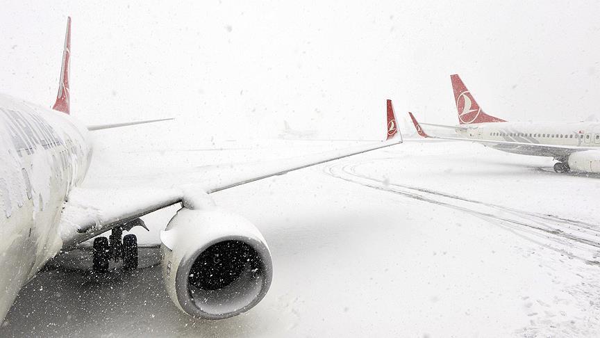 İstanbul’da uçuşlara kar engeli: Bazı seferler iptal edildi