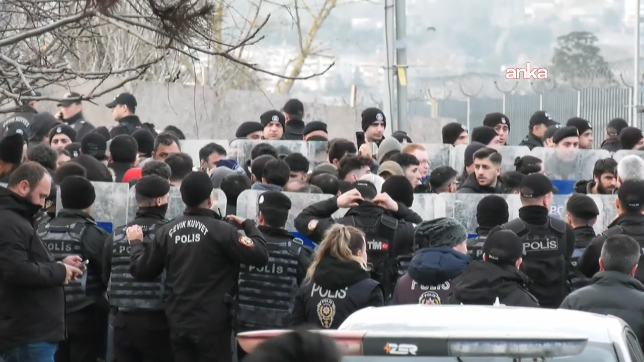 Özilhan’ın evinin önüne giden Migros depo işçilerine bir kez daha gözaltı