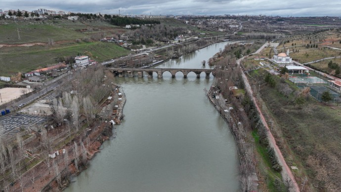 Diyarbakır Büyükşehir Belediyesi’nden barajdan ‘su tahliyesi’ uyarısı