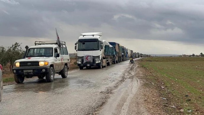 Diyarbakır’dan yola çıkan yardım TIR’ları Kobani’ye ulaştı