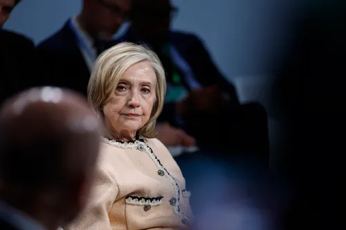 Hillary Clinton, Trump yönetimini Epstein dosyalarını ‘örtbas etmekle’ suçladı