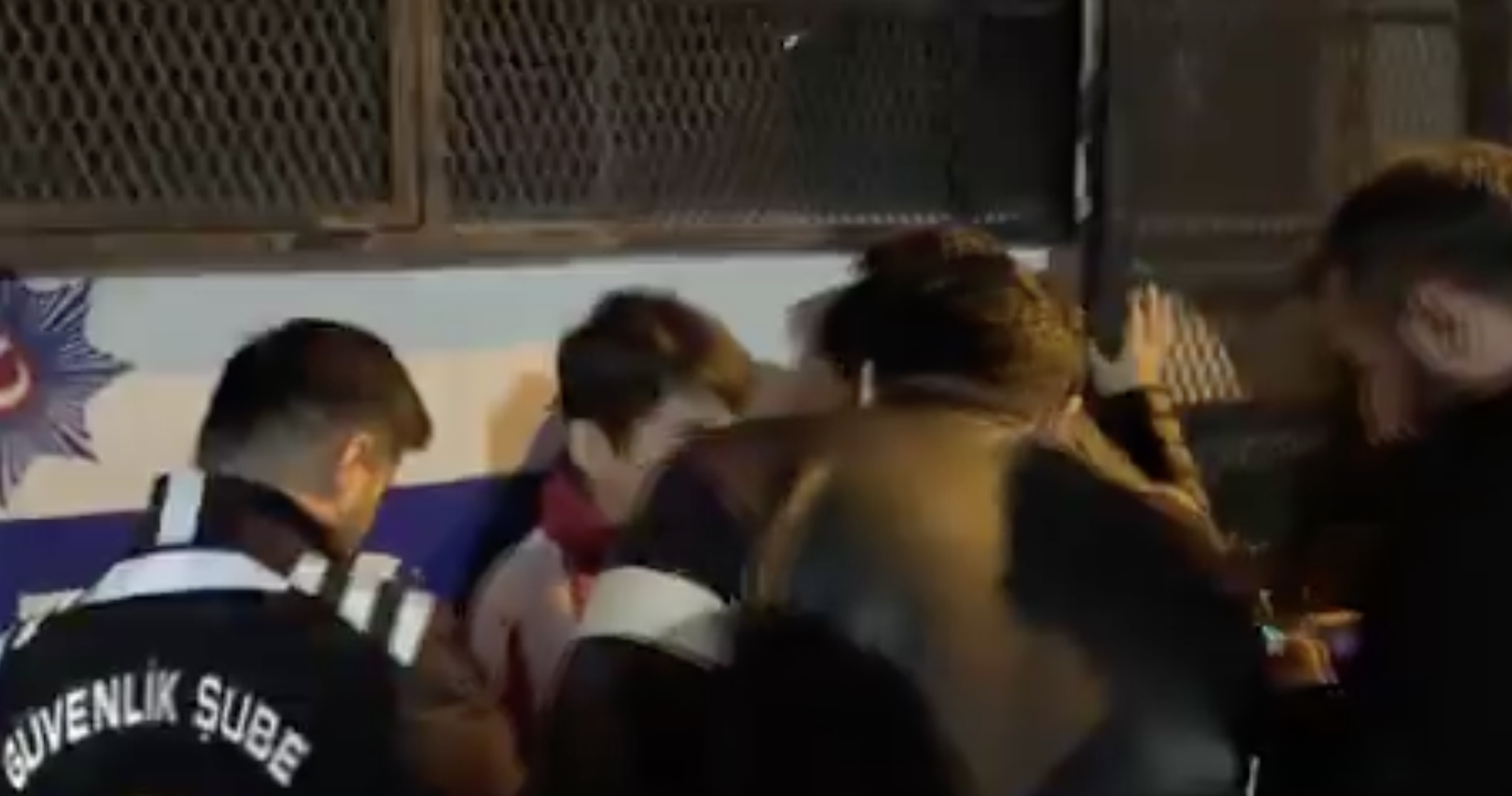 İstanbul’da gözaltına alınan 4’ü çocuk 16 kişi serbest bırakıldı