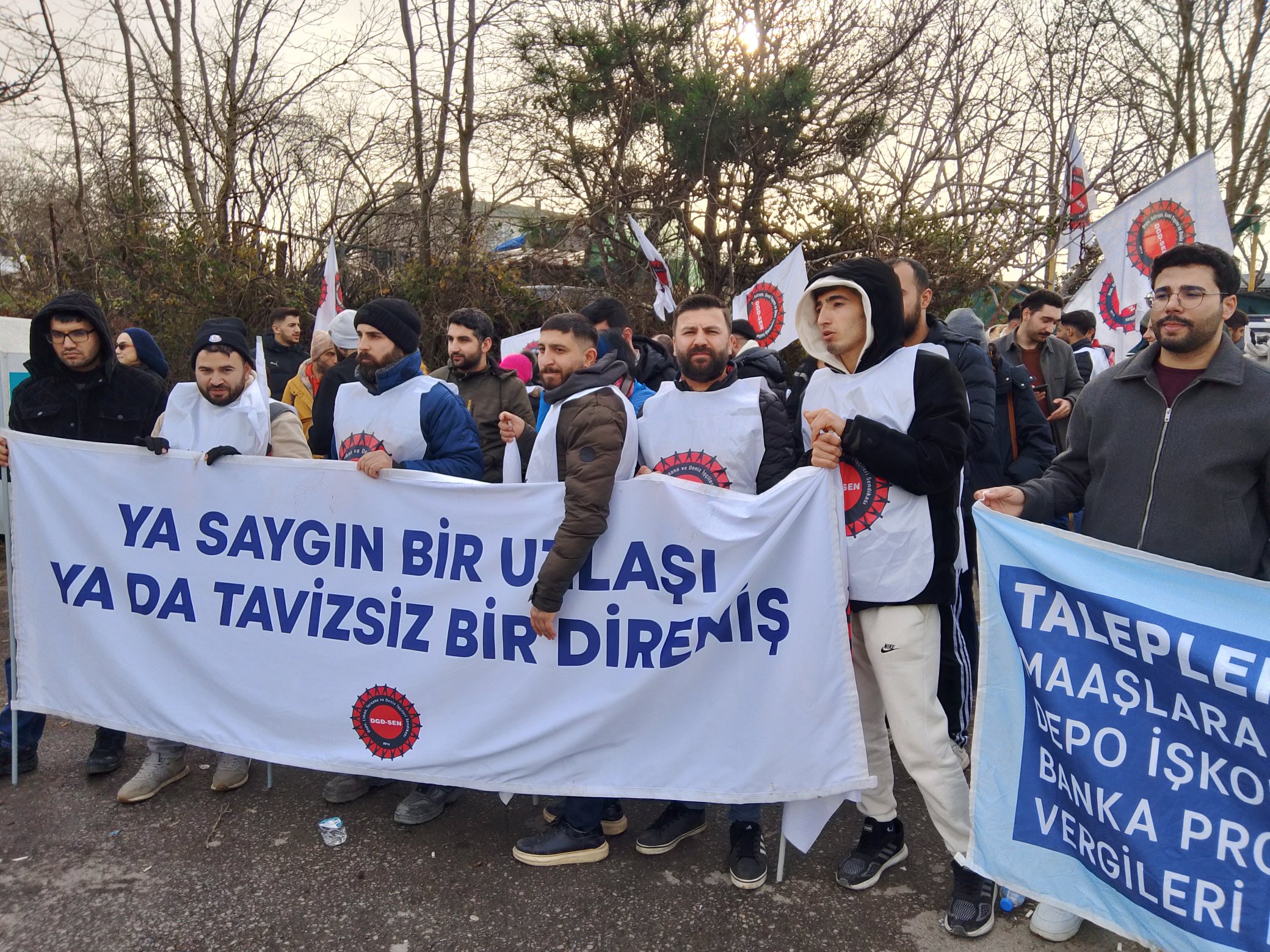 Özilhan’ın evinin önüne giden Migros depo işçilerine bir kez daha gözaltı