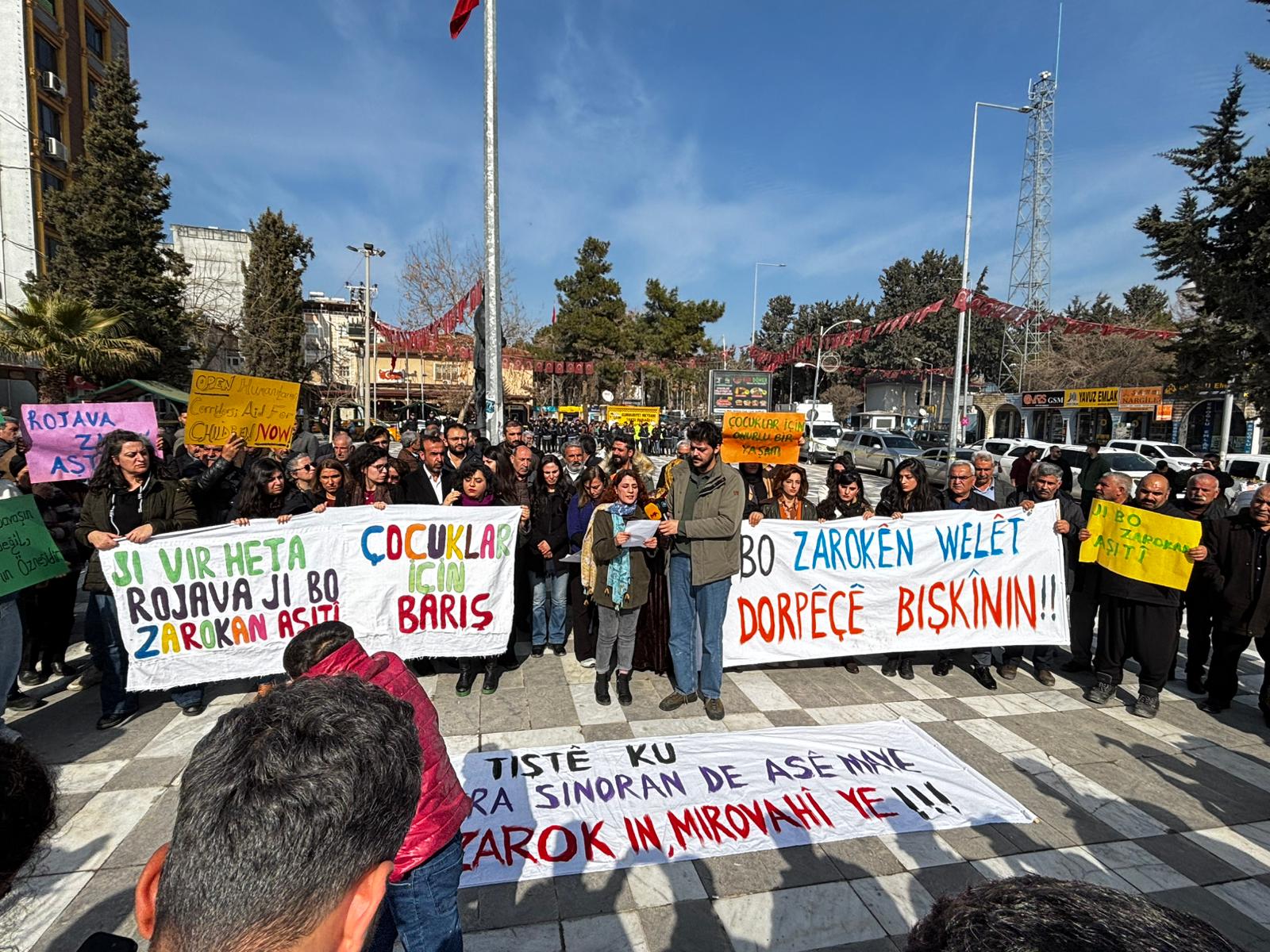 Çocuk hakları örgütlerinden acil çağrı: Çocuklar ablukaya alınamaz, Mürşitpınar açılsın