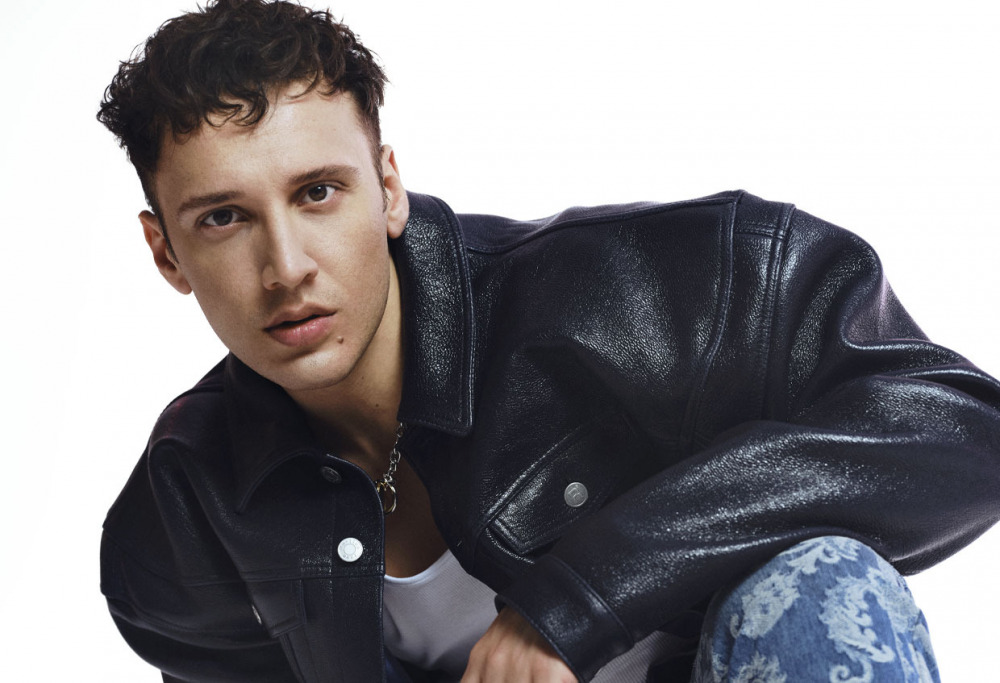 Şarkıcı Edis ‘uyuşturucu soruşturması’ kapsamında havaalanında gözaltına alındı