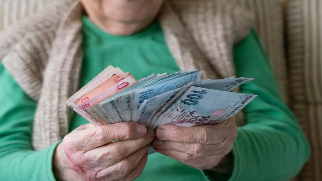 Emeklinin ve memurun ilk zam oranı belli oldu