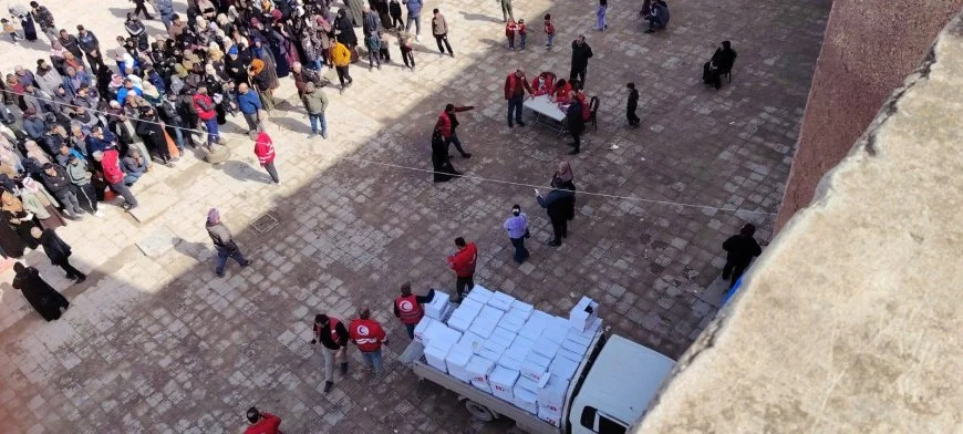 Haseke’de yerinden edilmiş ailelere yardım ulaştırıldı