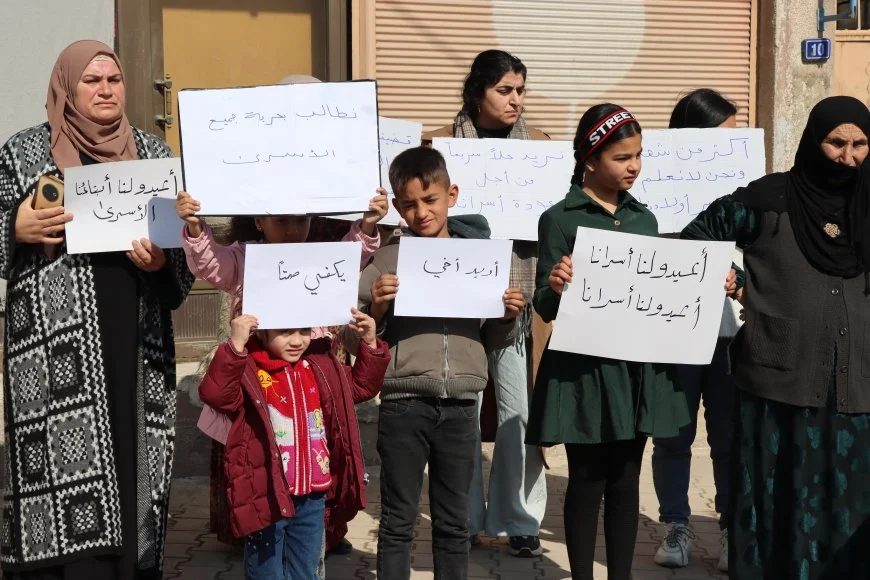 Aileler eylemdeydi: Rojava’dan Şam’a esir takasının bir an önce gerçekleşmesi çağrısı