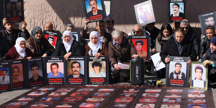 Kayıp yakınlarından üç kentte eylem