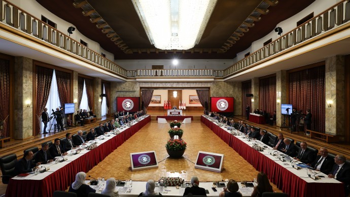 Nihai raporun taslağı siyasi partilere iletildi