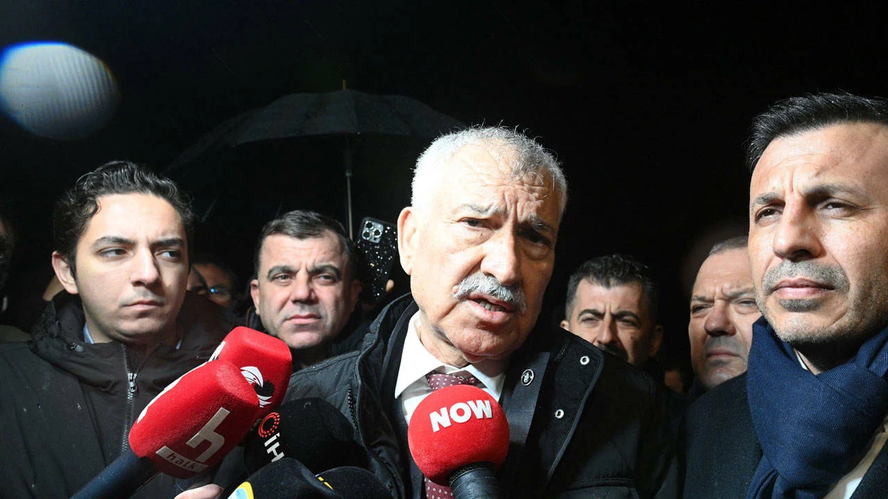 Zeydan Karalar’dan ‘göreve iade’ açıklaması: Benimle aynı suçla suçlanan belediye başkanları görevde