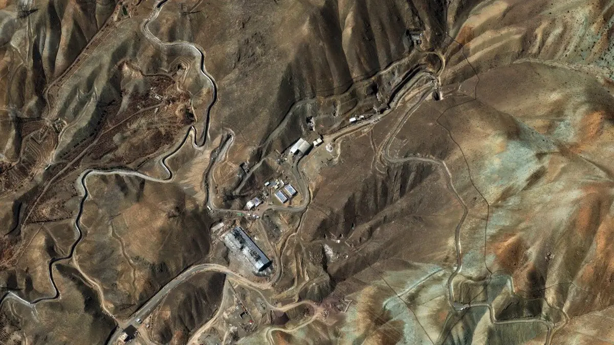 İran’ın ‘füze şehirleri’ kıskaçta: Uydu görüntüleri yeraltı üslerindeki yıkımı ortaya çıkardı